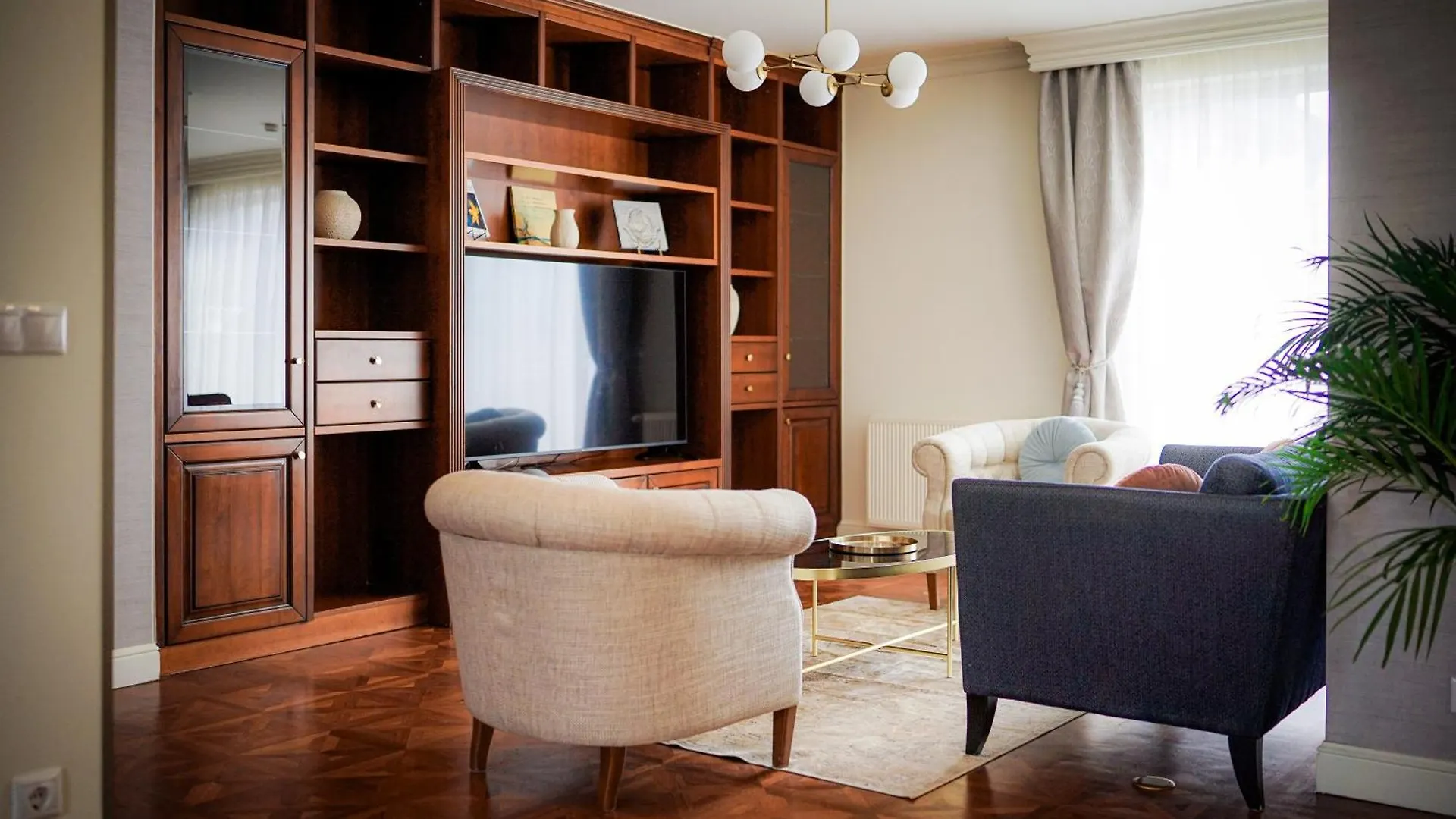 ***** Hotel Queen's Court Hotel&Residence Budapest Hongrie