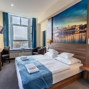 Hotel Medos, Budapesta