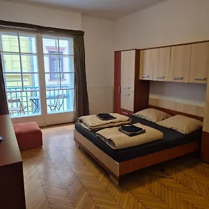 Albergue Boomerang, Budapeste