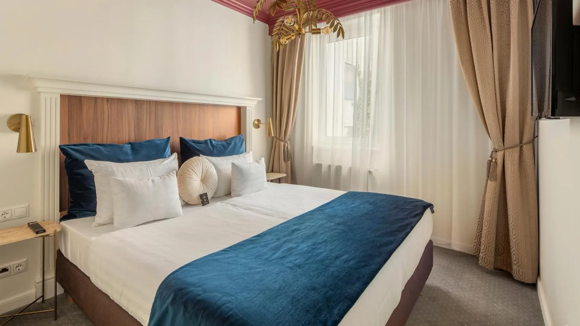 Queen'S Court Hotel & Residence Budapest