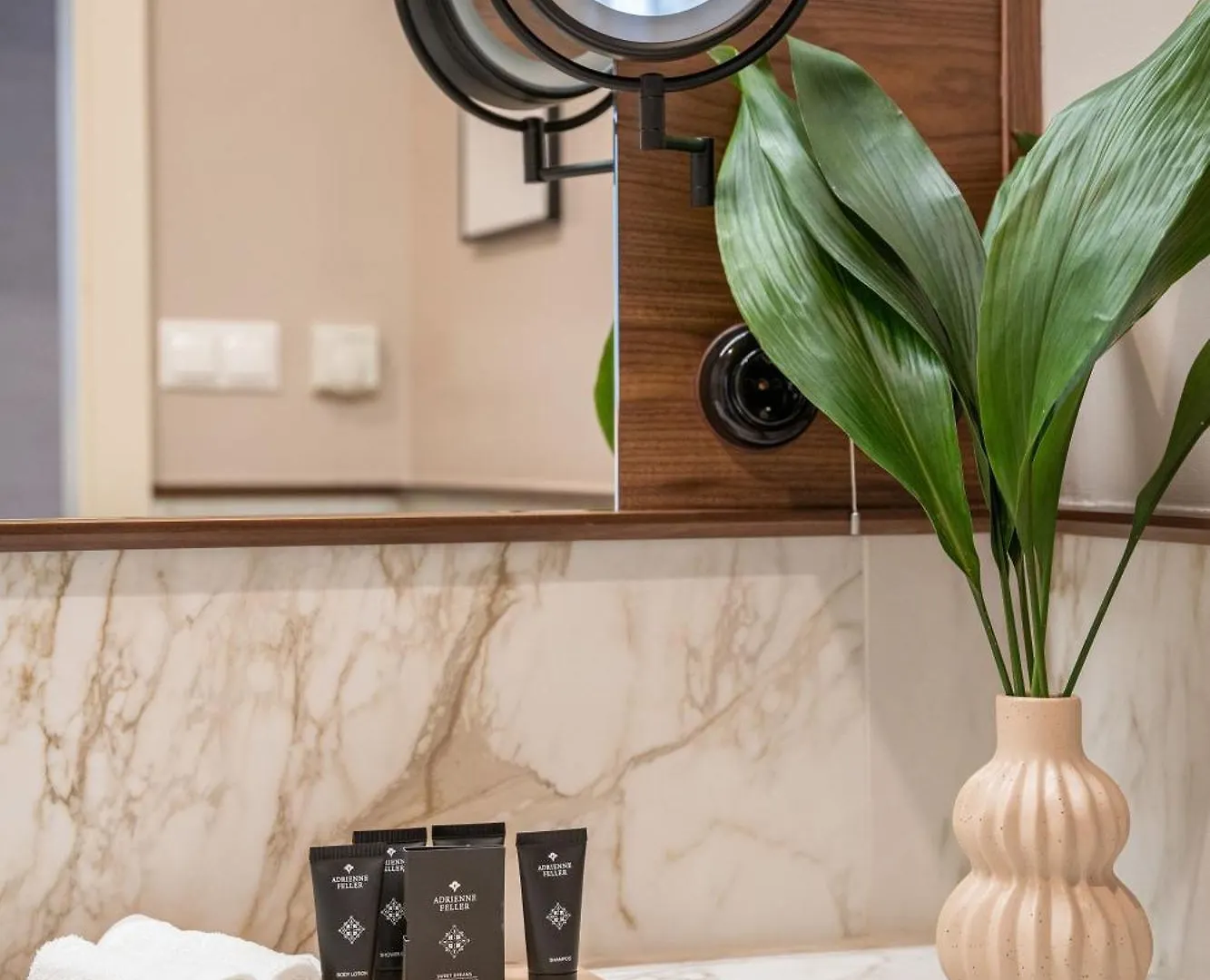 Queen'S Court Hotel & Residence Budapest 5*,  Hungary