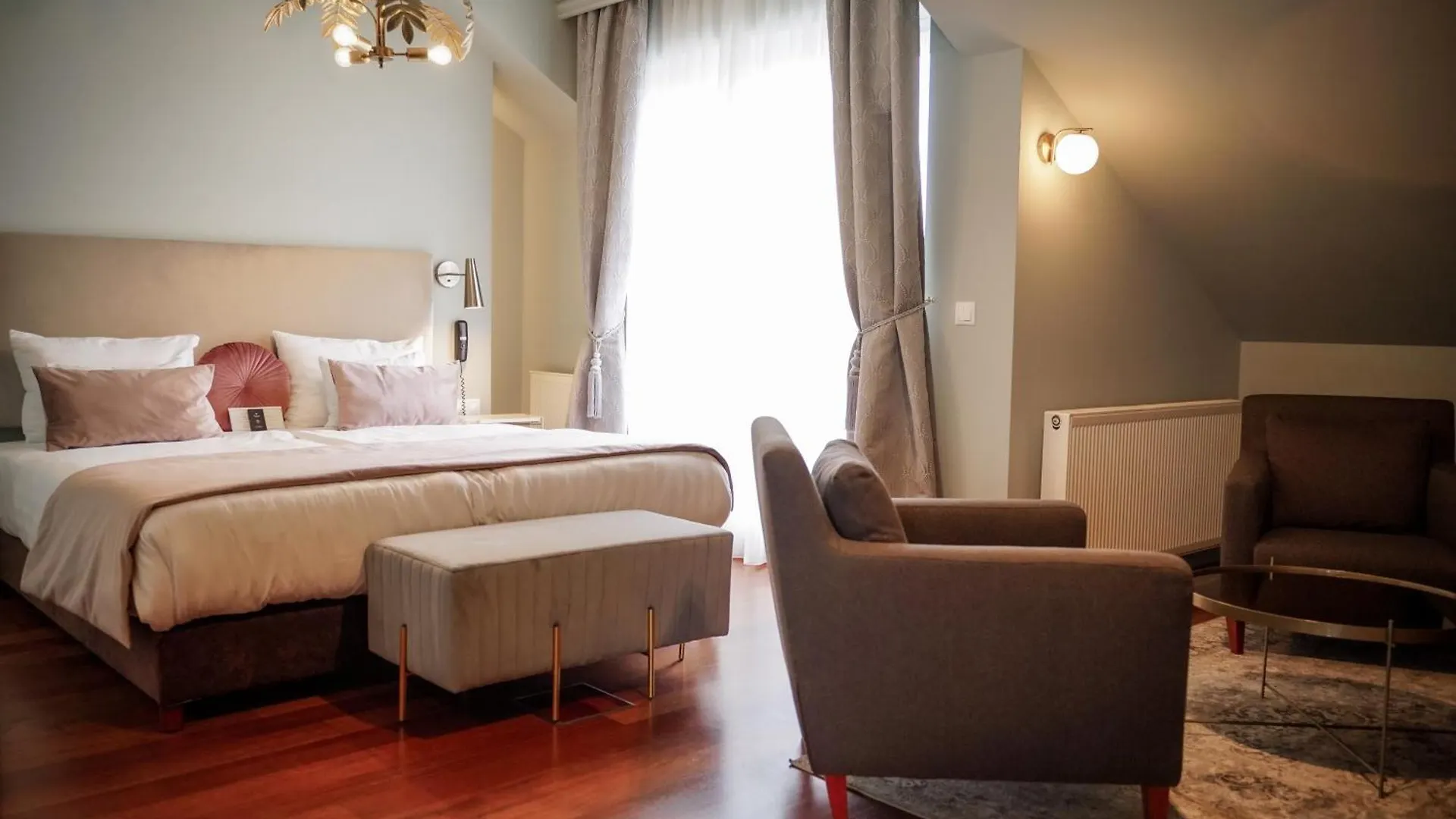 Queen'S Court Hotel & Residence Budapest