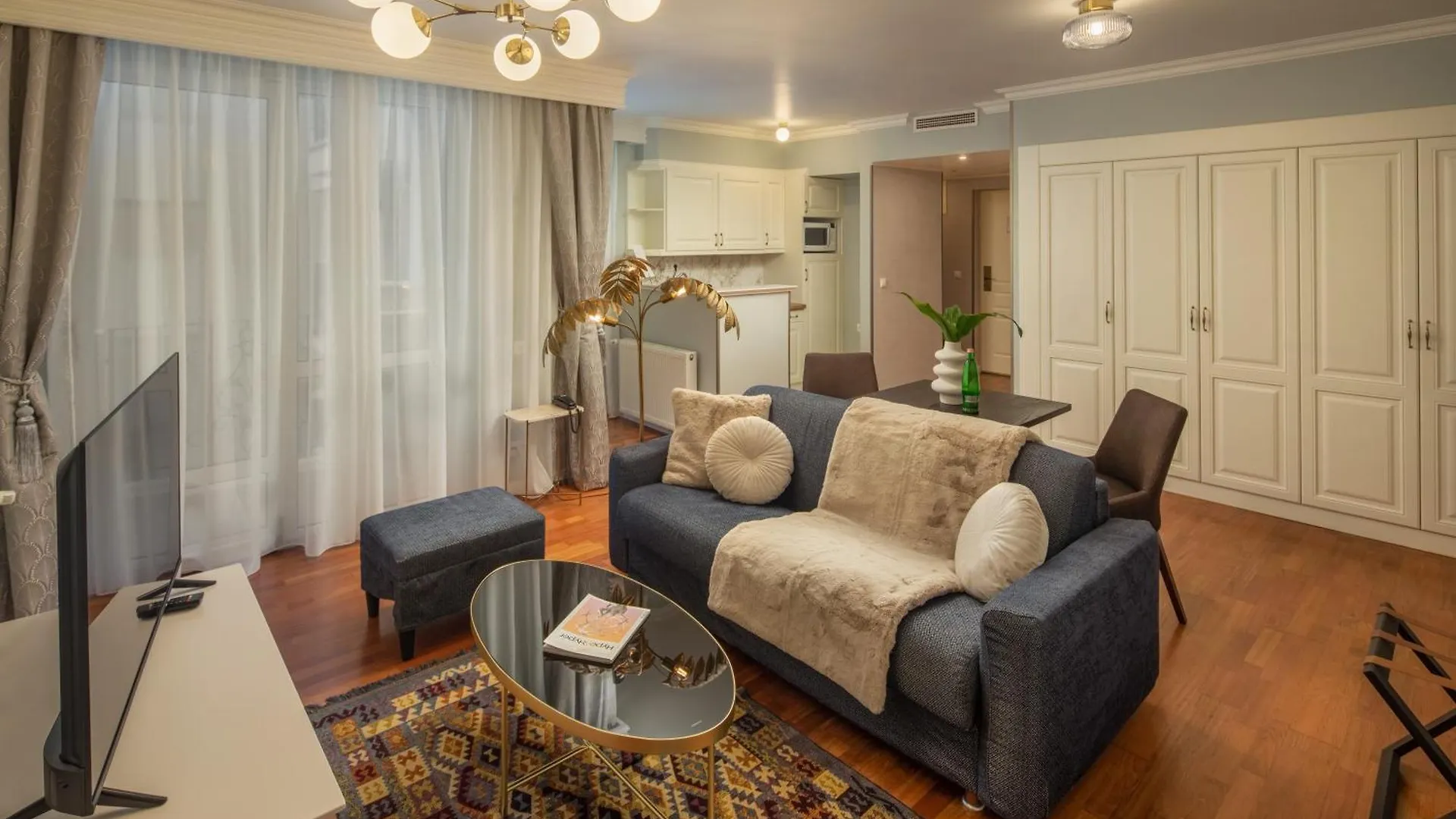 Queen'S Court Hotel & Residence Budapest