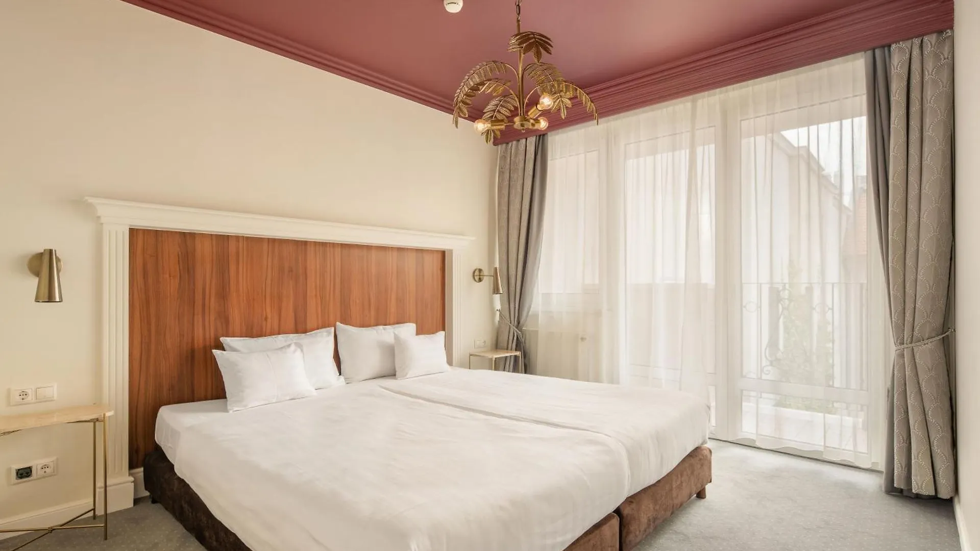 Queen'S Court Hotel & Residence Budapest Hungary