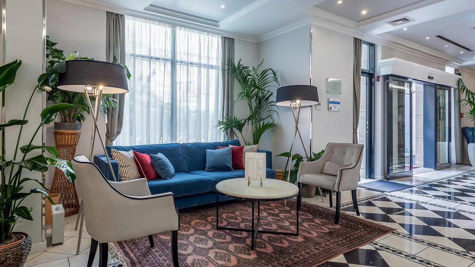 Queen'S Court Hotel & Residence Budapest